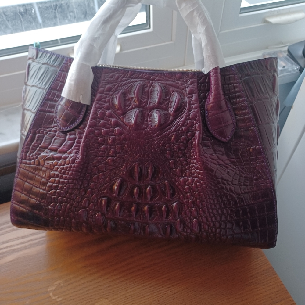 Pijushi handbag